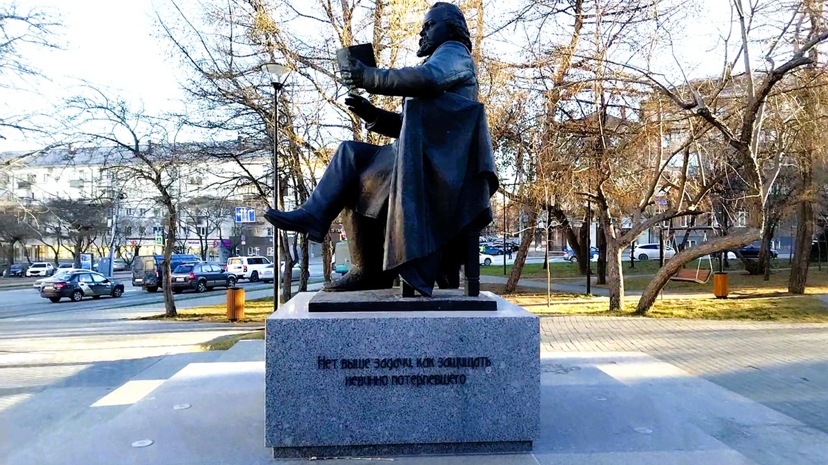 Адвокат Федор Плевако. Скульптура в Челябинске (Фото аавтора канала)