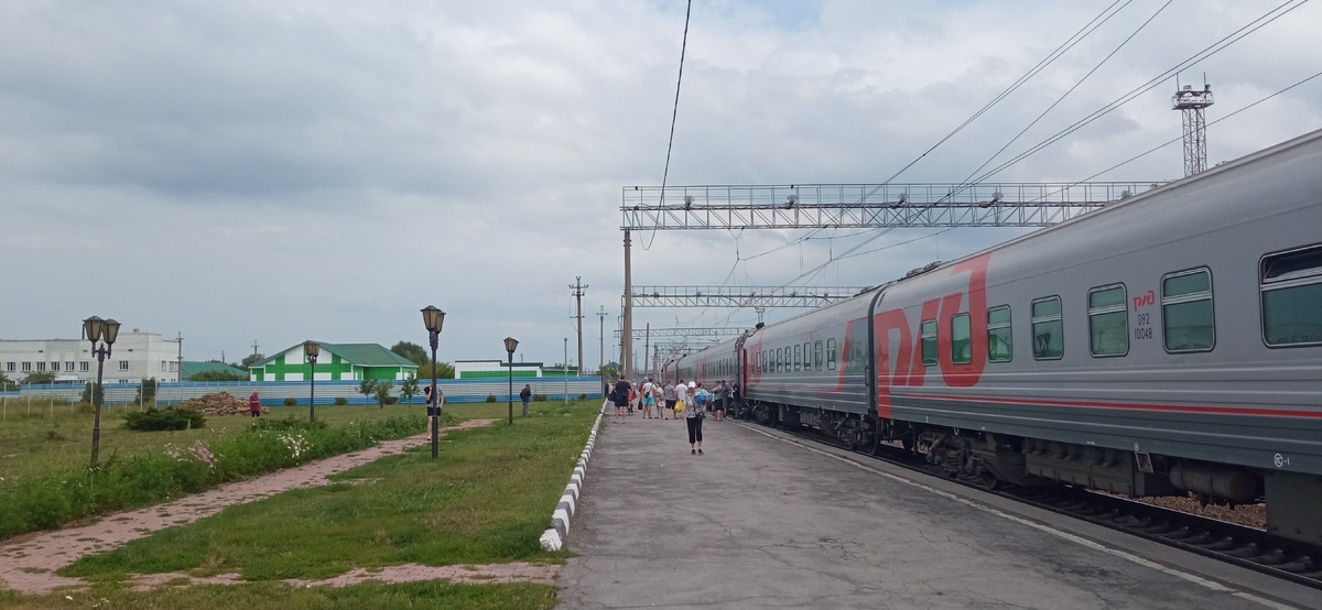 Поезд 92 Москва-Северобайкальск на станции Барабинск. Фото моё