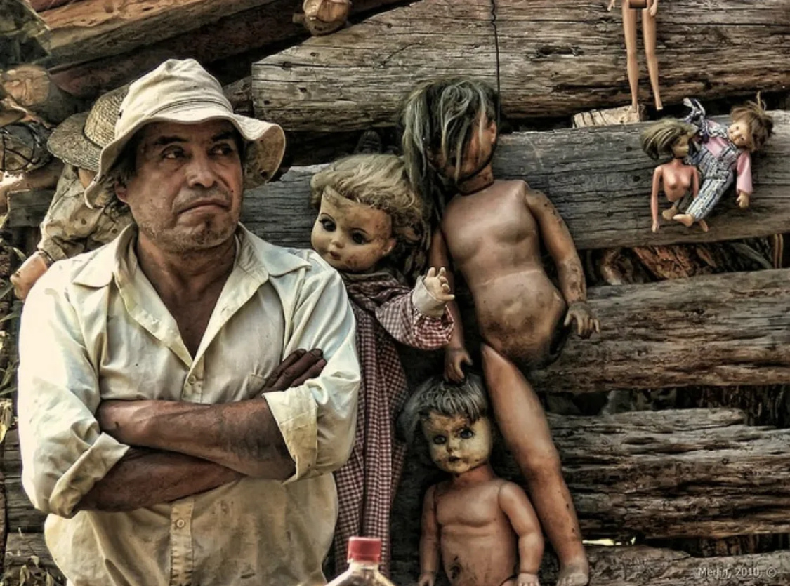 Дон Хулиан Сантана Баррера — создатель Острова Кукол