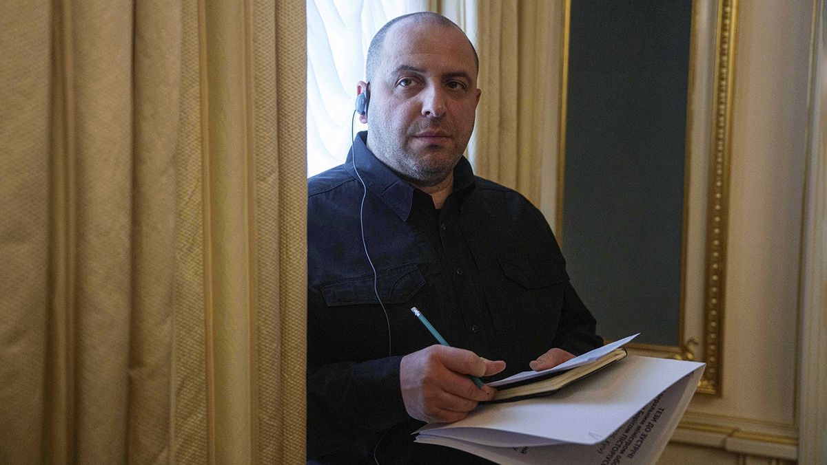   Evgeniy Maloletka / AP- Рустем Умеров