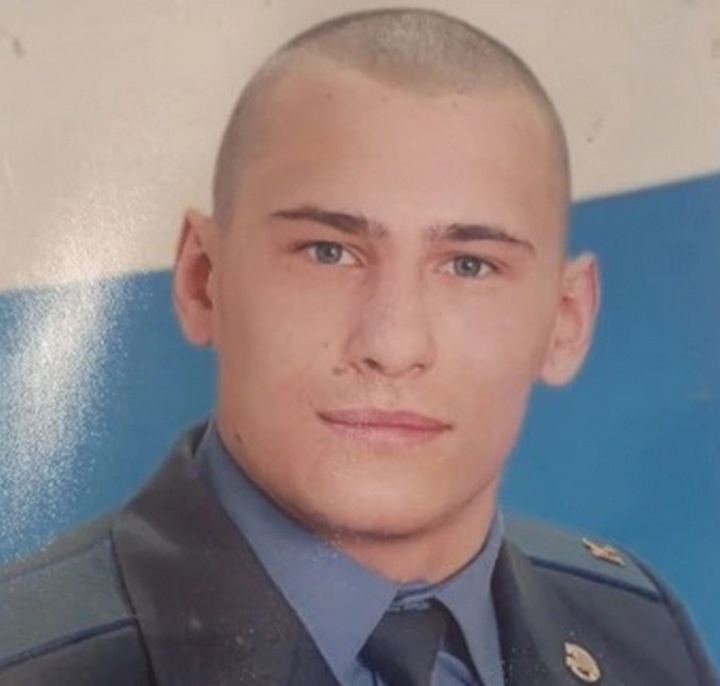 Мужчина окончил школу МВД