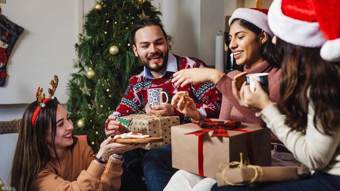 Главное внимание уделяется духовной составляющей, встрече с близкими. Фото из открытых источников. Фото из открытых источников. 