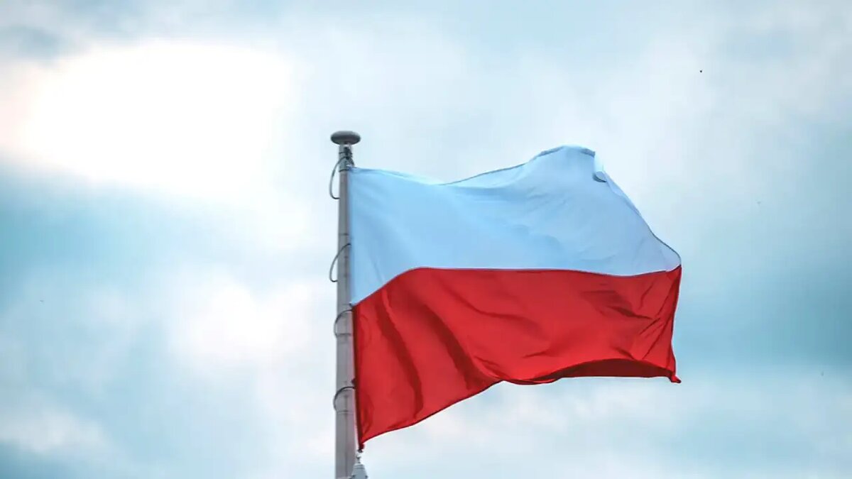    Флаг Польши. © unsplash.com / Nemesia Production