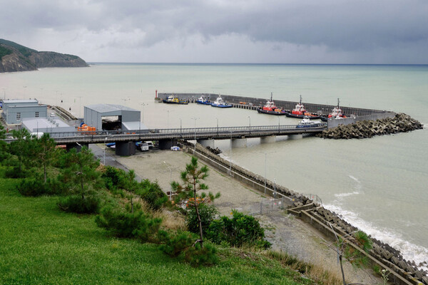 Вид на морской терминал Каспийского трубопроводного консорциума (КТК) / Юрий Березнюк/ТАСС  