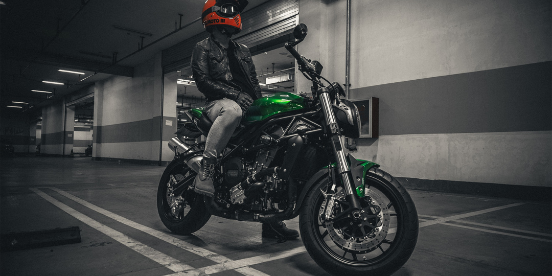 Стоит ли менять масло перед зимним хранением мотоцикла?