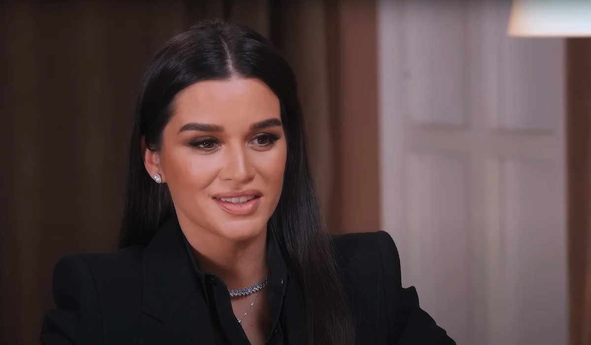    Ксения Бородина. YouTube-канал "Надежда Стрелец"