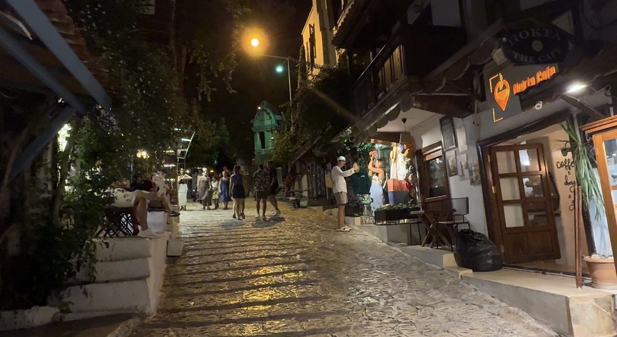 Ночь в Каше: когда город не спит