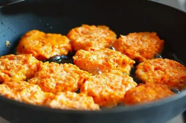 Долька тыквы, яйцо, ложка муки - и гора оладушек на столе. Румяные, пышные, душистые, как пух мягкие - узнала 3 тонкости и новый метод