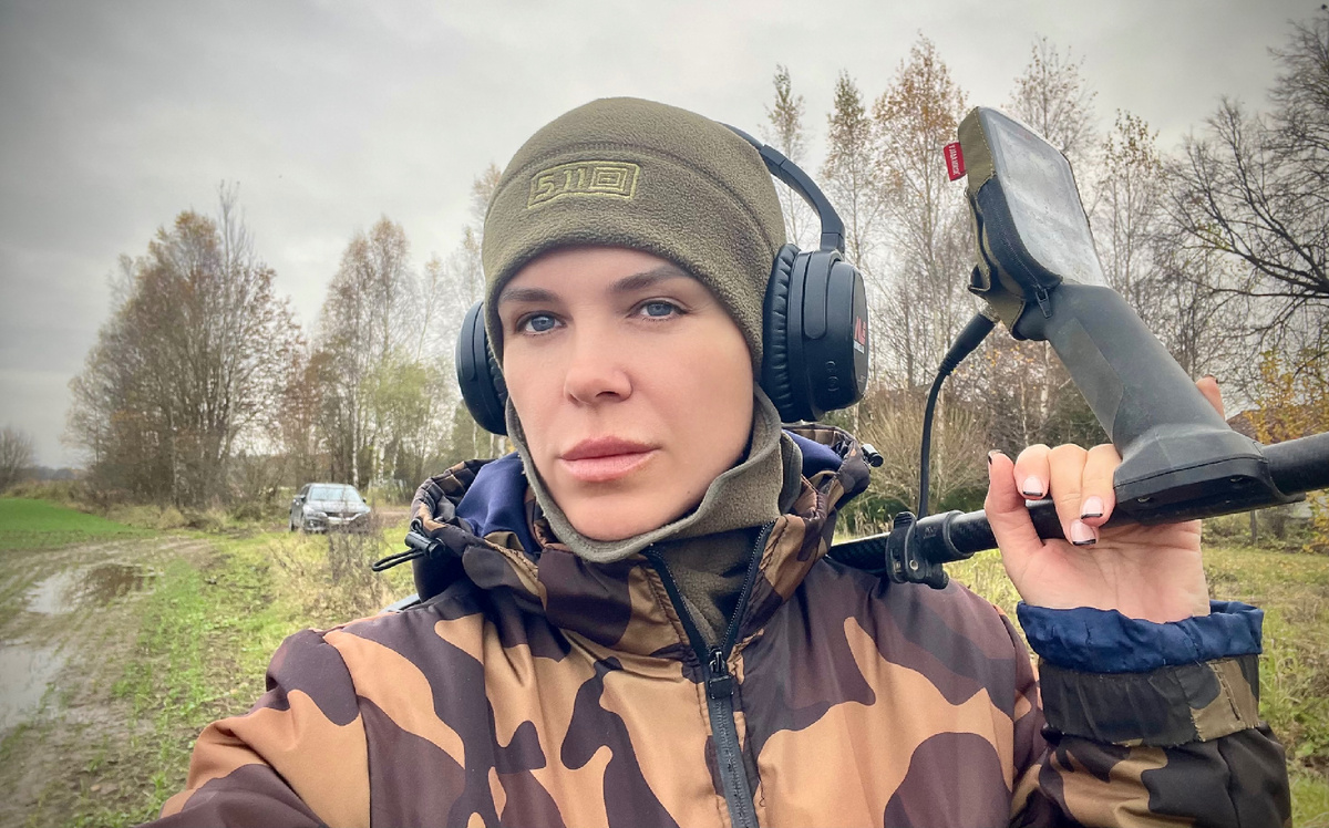 Всем приветик! Вон и машинка на заднем плане виднеется: ждет пока я нагуляюсь