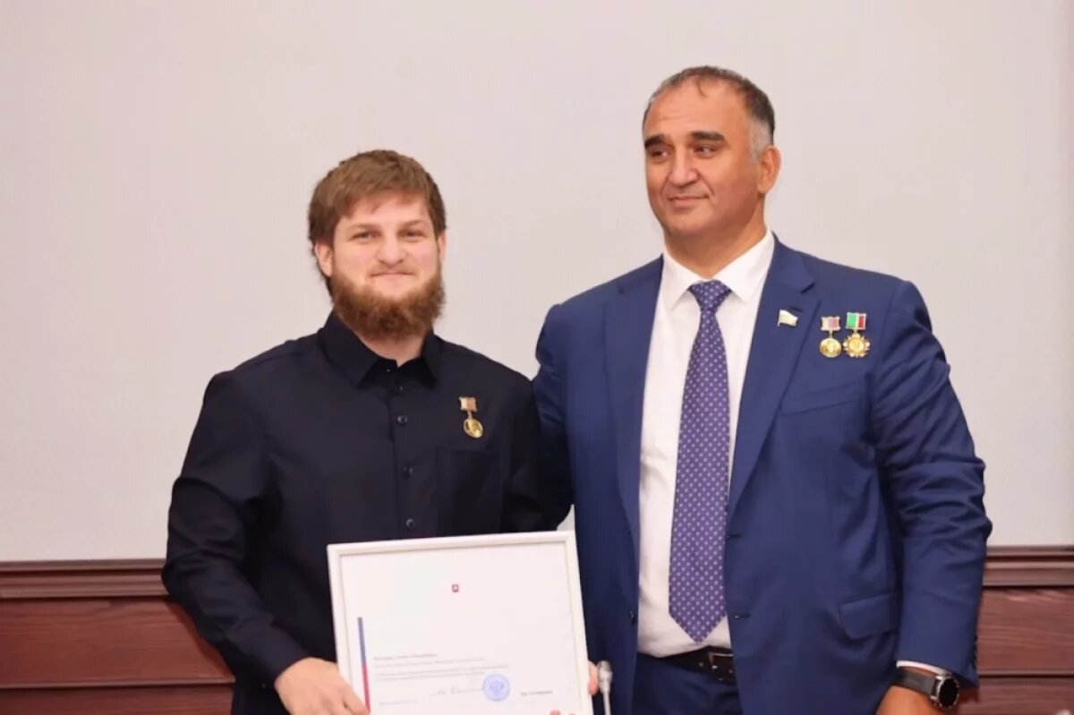    Сын главы Чечни и министр Ахмат Кадыров получил благодарность от Матвиенко