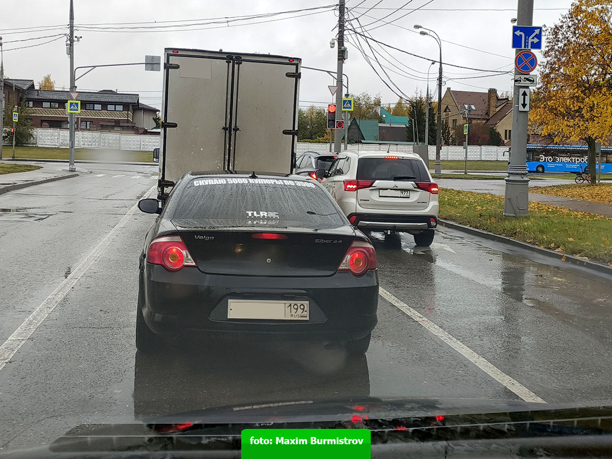 «Корма» экзотической тачки – это лучшее фото этой импровизированной сессии.