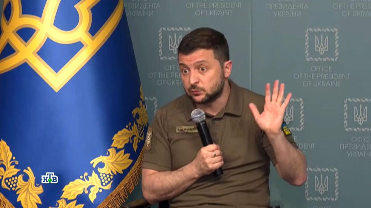    «Выехали, собрав чемоданчики бабла»: друзья и родня Зеленского бегут с Украины