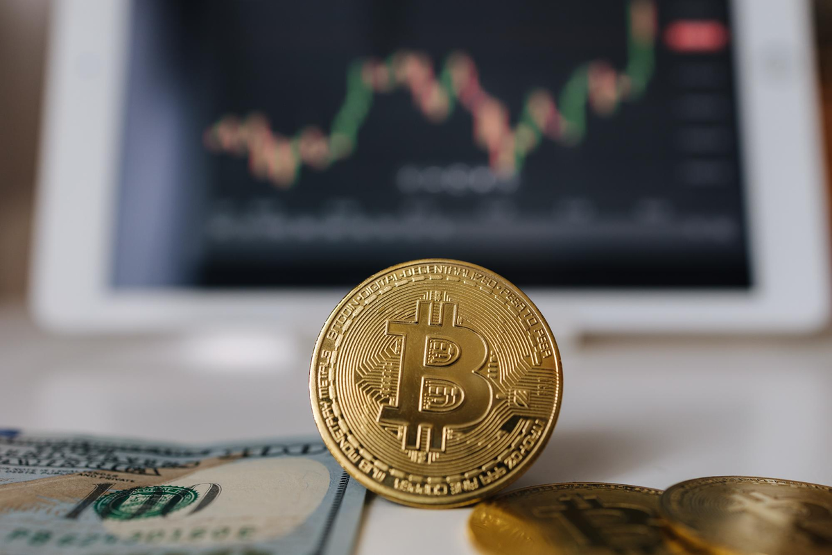 Обменник криптовалют наличными