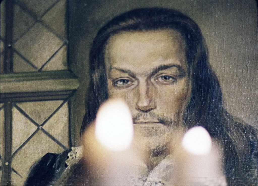 «Вот так начнешь изучать фамильные портреты и, пожалуй, уверуешь в переселение душ». (Артур Конан Дойл, «Собака Баскервилей»)