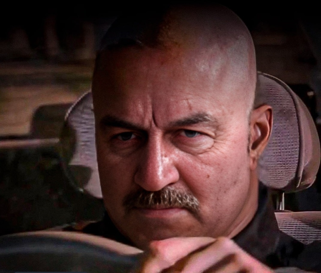 Станислав Саламович на низком старте)?....Коллаж от "СЭ"