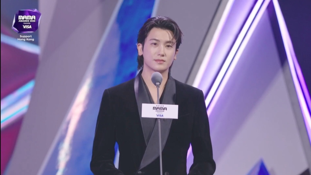 Пак Хён Шик на первом дне Мама 2025