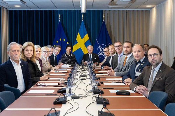    Правительство Швеции впервые обратилось к России на русском языке