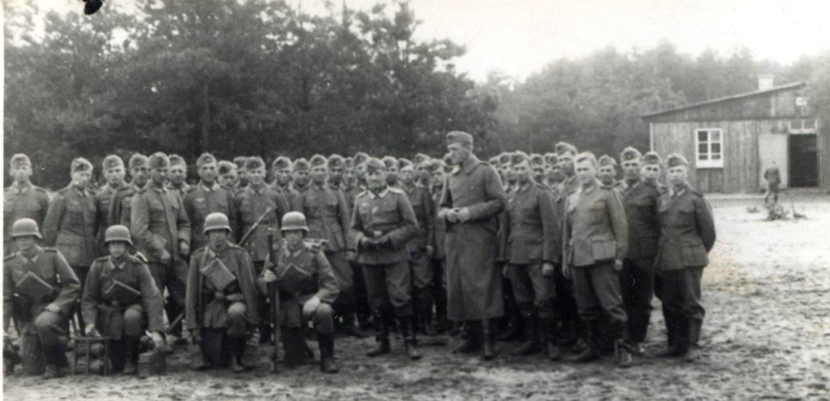 Пособники гитлеровцев - украинские националисты из подразделения "Нахтигаль"