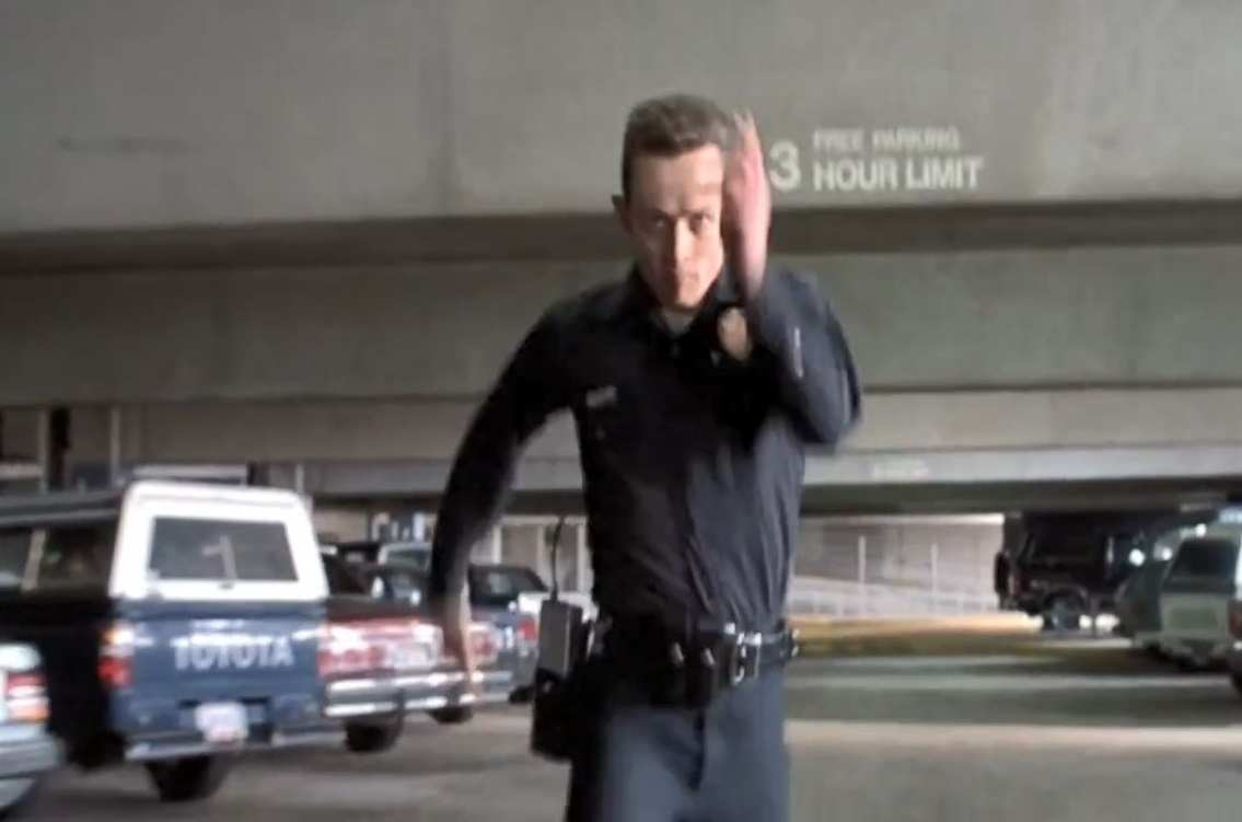 В этой сцене пришлось сделать несколько дублей, так как Патрик догнал мотоцикл...