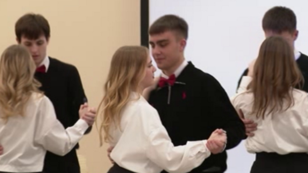    Дети из курского приграничья подготовили концерт ко Дню матери