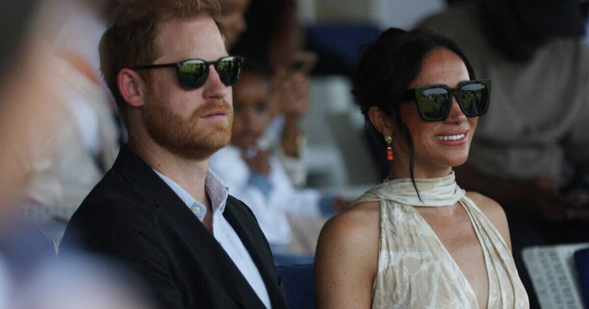 Прикроем бесстыжие глазенки