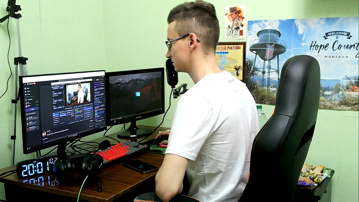 Скриншоты прямой трансляции.