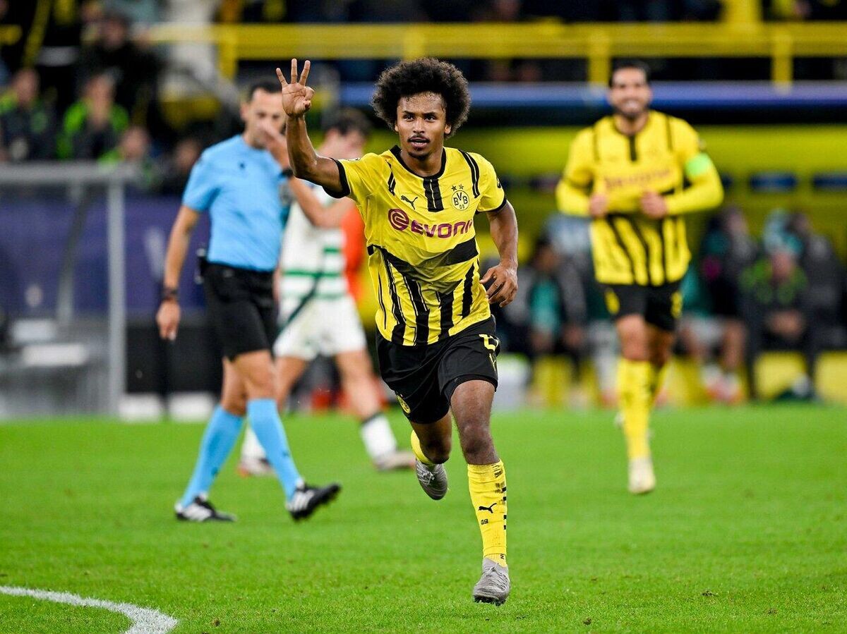    Нападающий "Боруссии" Дортмунд Карим Адейеми© Фото : сайт ФК "Боруссия" Дортмунд