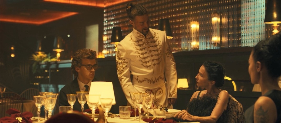 Даниил Воробьев и Алла Сигалова. Кадр из сериала "Жар".