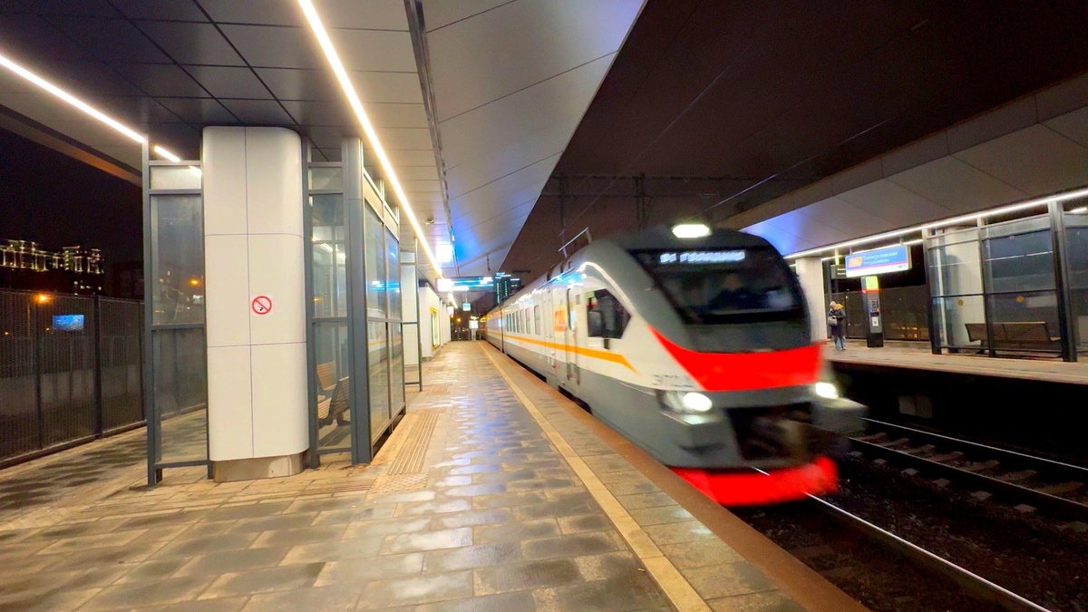 электричка Д1, платформы Тимирязевской/Окружной или Белорусский вокзал