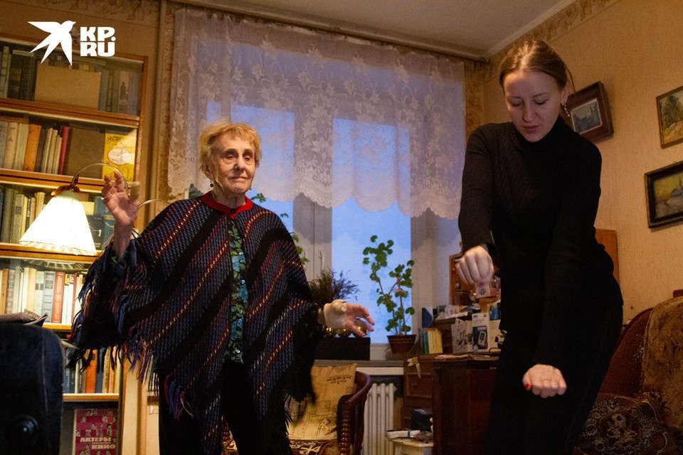  Видео, на которых пенсионерка танцевала и пела, набирали по пять миллионов просмотров и больше. ПЫХАЛОВА Юлия (архив)