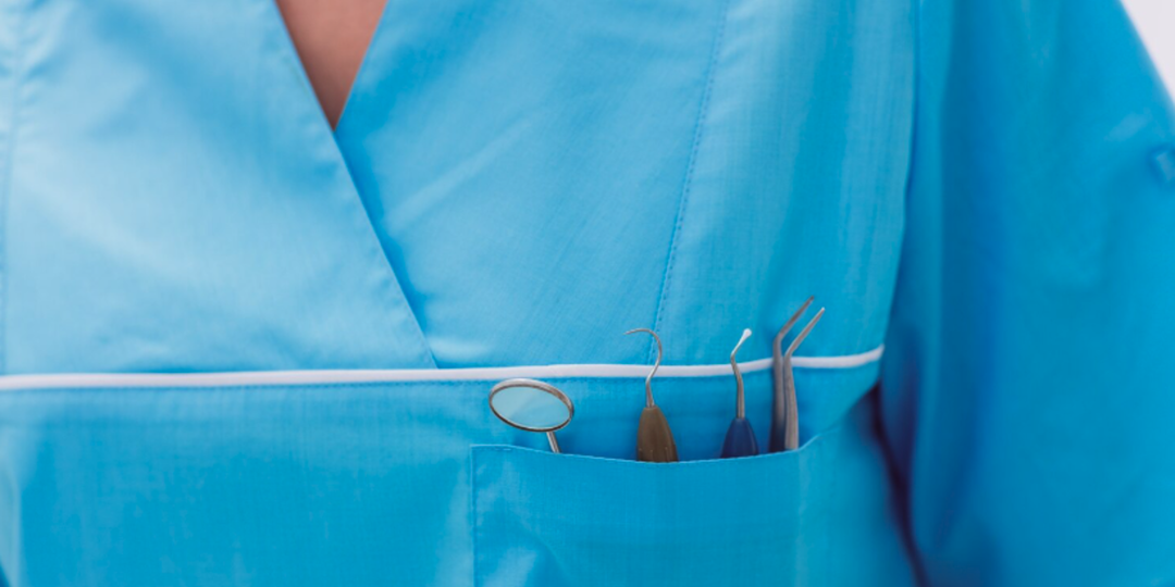 Поцелуи стимулируют выработку слюны и защищают от кариеса – стоматолог