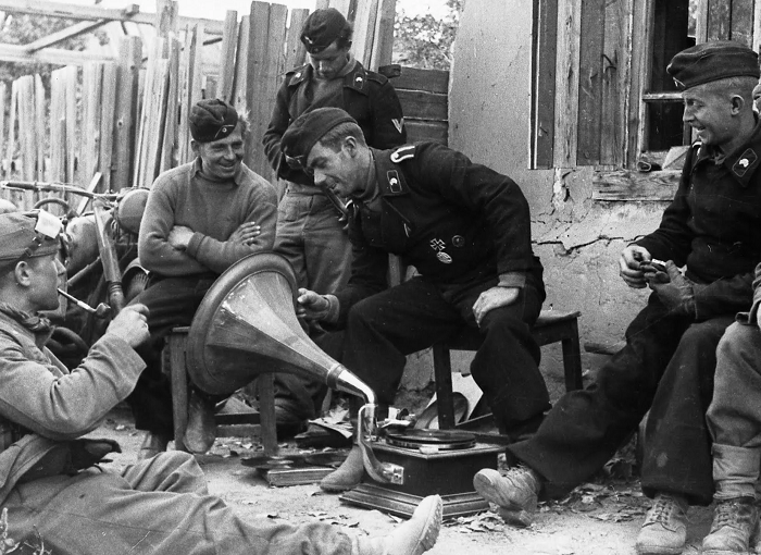 Немцы слушают музыку