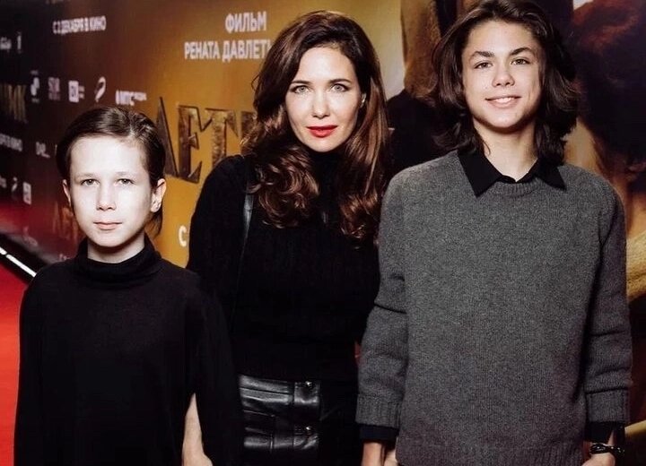    Екатерина Климова с сыновьями. Фото: соцсети
