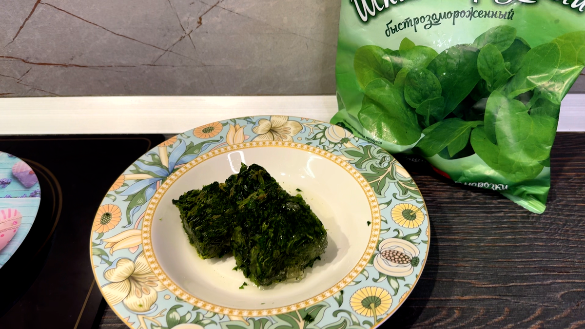 👆В галерее выше — фото пошагового рецепта шпинатных блинчиков