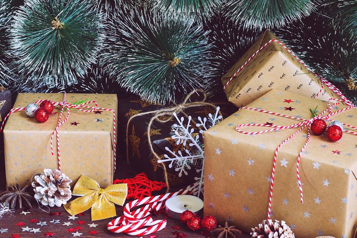    Новогодний декор freepik.com