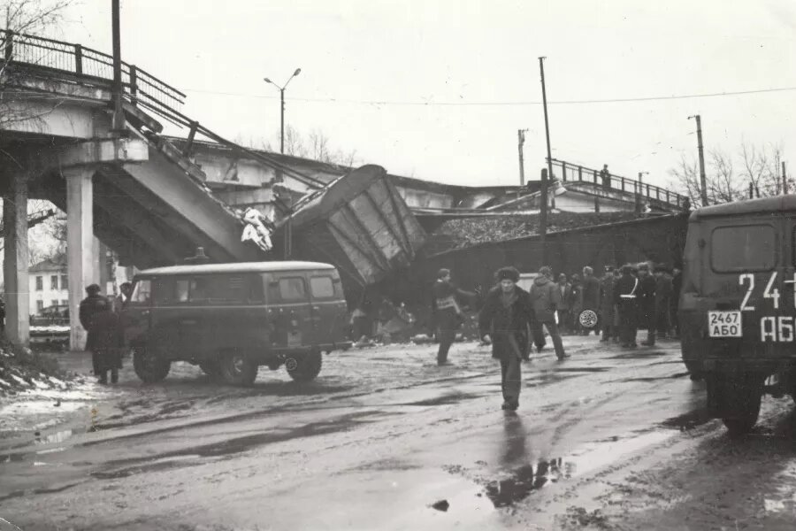 Авария на переезде. группа ВК "История Бийска: город и люди"   📷