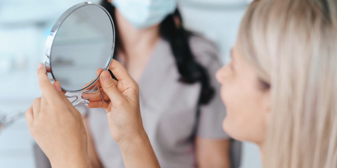 Кардиолог назвал видимые на лице признаки высокого уровня холестерина