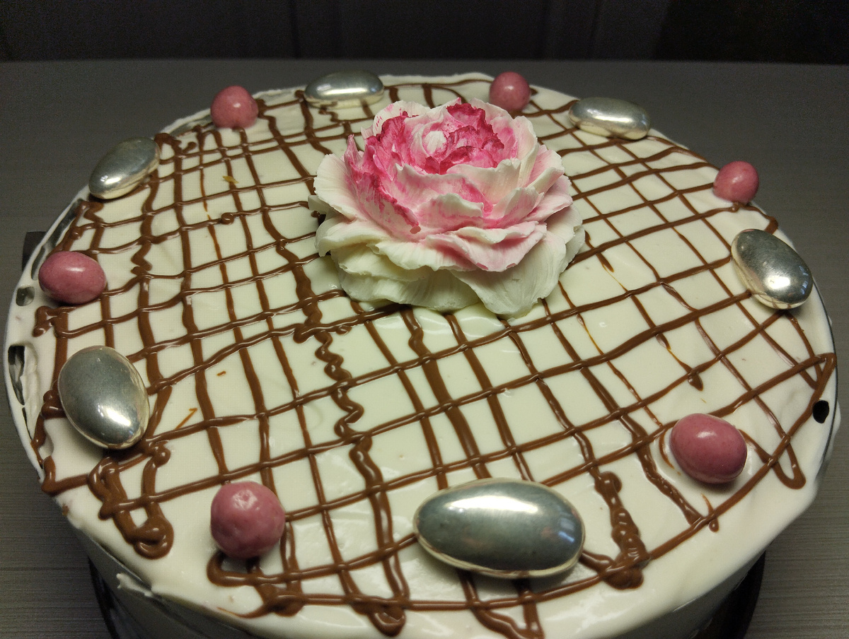 А вот этот я сестре на День рождения сделала