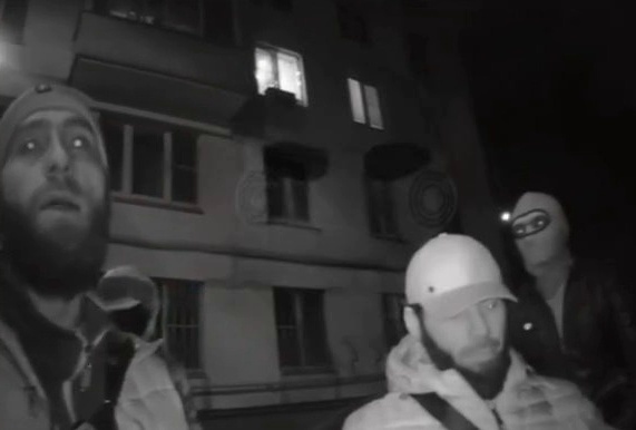 «Ты нас пустил, теперь мы не съедем»: Москвич дал пожить дагестанцу в квартире, а потом увидел уже целую банду.