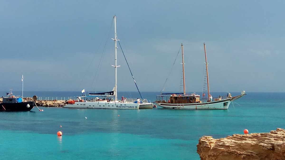 В трехстах метрах от нашеого отеля находился ближайший пляж