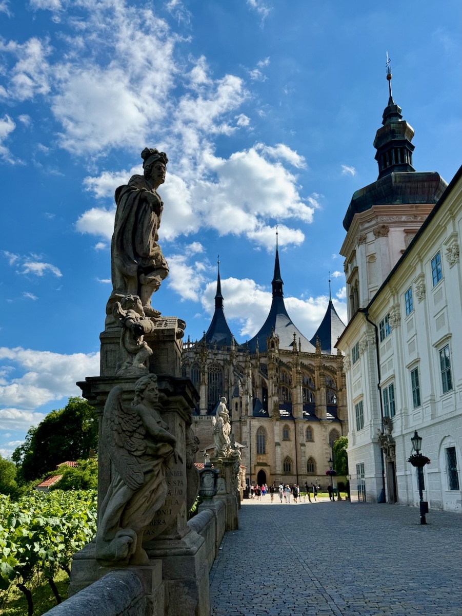 Вид на Собор Святой Варвары, Кутна Гора. Июнь 2025 года. Здесь и далее - фото автора