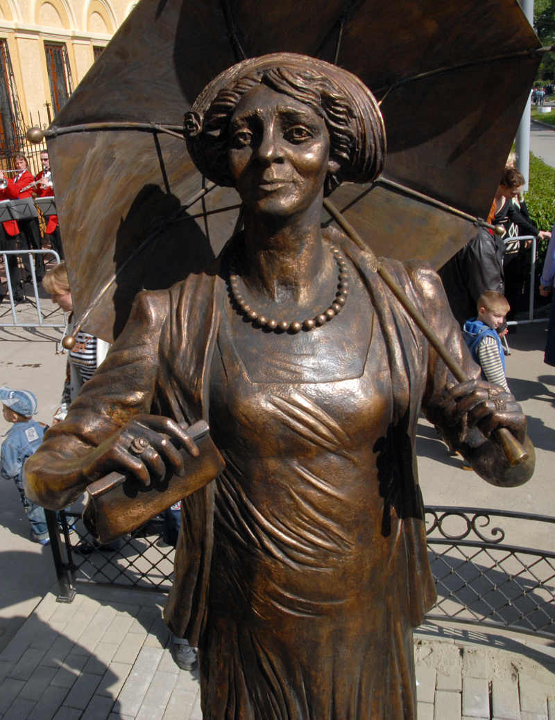    Памятник Фаине Раневской. Фото: Viktor Pogontsev/globallookpress