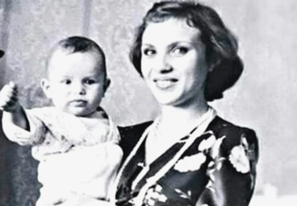 Валентина Титова с сыном Павлом.