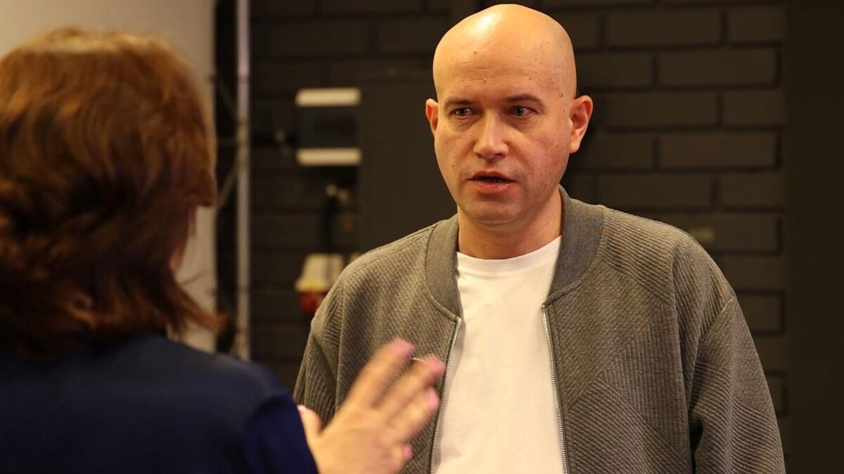 Павел Расторгуев удивительно похож на отца.