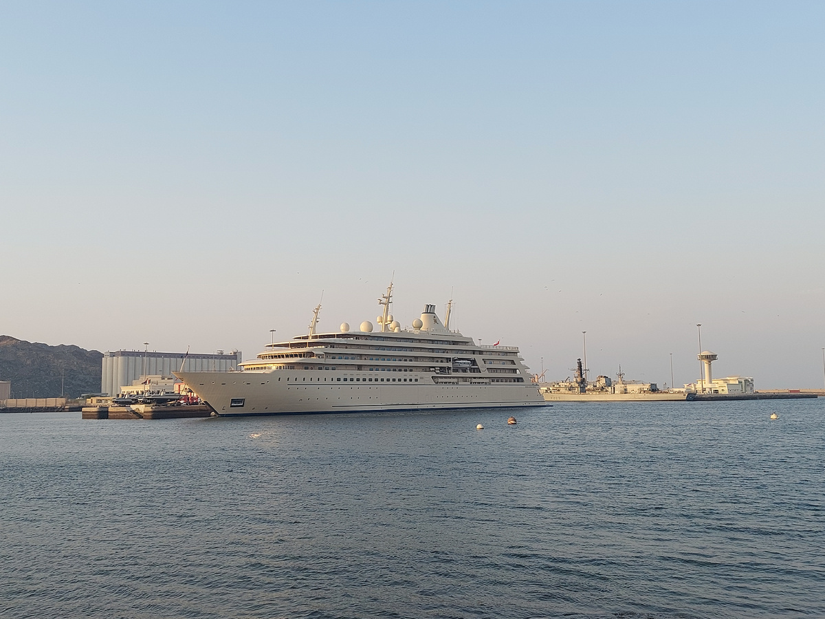 Яхта султана