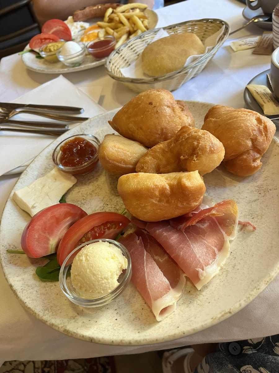 Не про пользу, конечно, но как же вкусно))