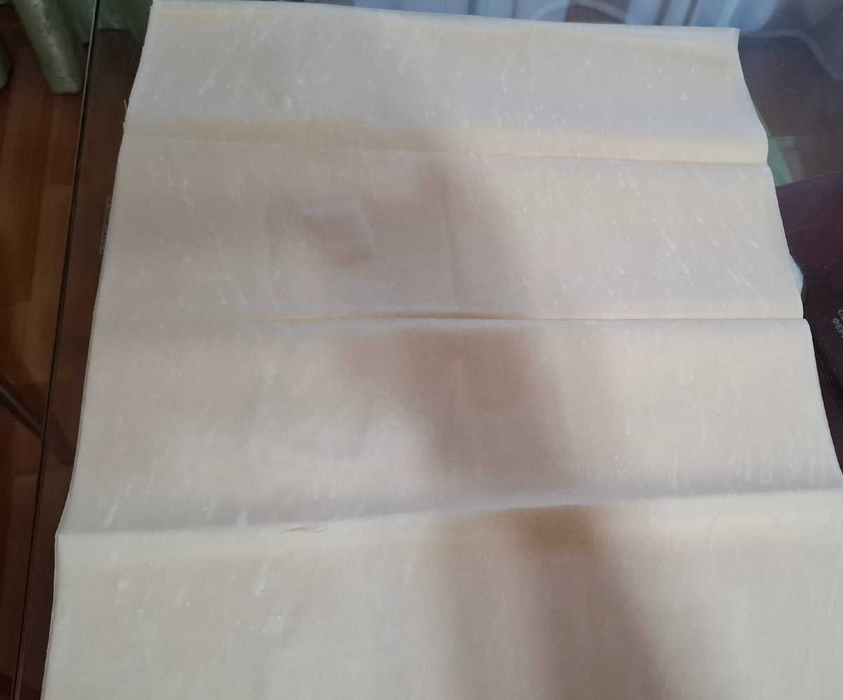 Это листы теста. Их 18-23, как написано на упаковке. Очень тонкие! 