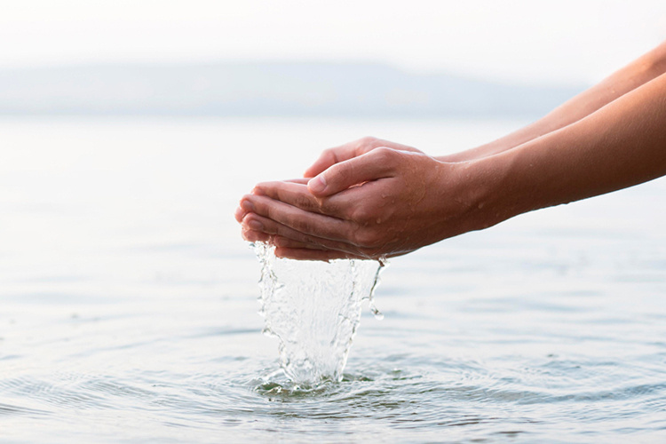    «Тогда проект критиковали, говоря, что вся вода уйдет в пески. Значит, надо использовать такие технологии, чтобы вода не уходила».   
Фото: ru.freepik.com