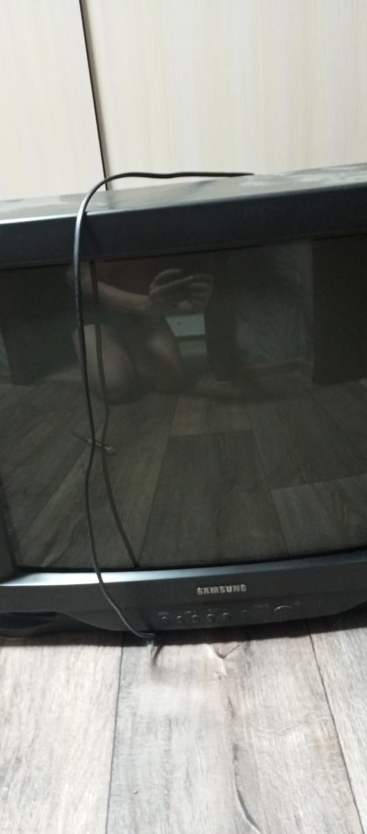 Как видем провод тоже на месте обычно срезают