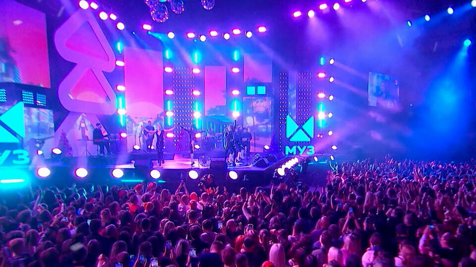     Новогодняя дискотека "Танцы! Елка! МУЗ-ТВ!" прогремит в Москве 4 декабря РЕН ТВ